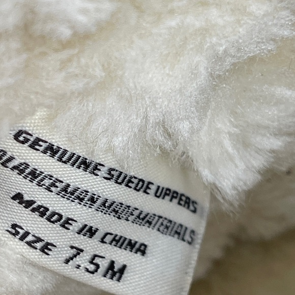 CUSHIONAIRE WOMENS SIZE 7.5 M Cozy Tan Suede Ankle Boots - Picture 6 of 10